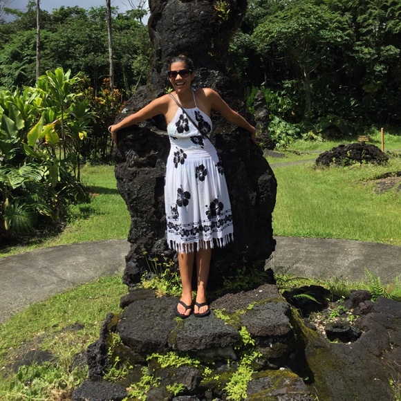 Meet your Posher, Nicole - Picture 1 of 1